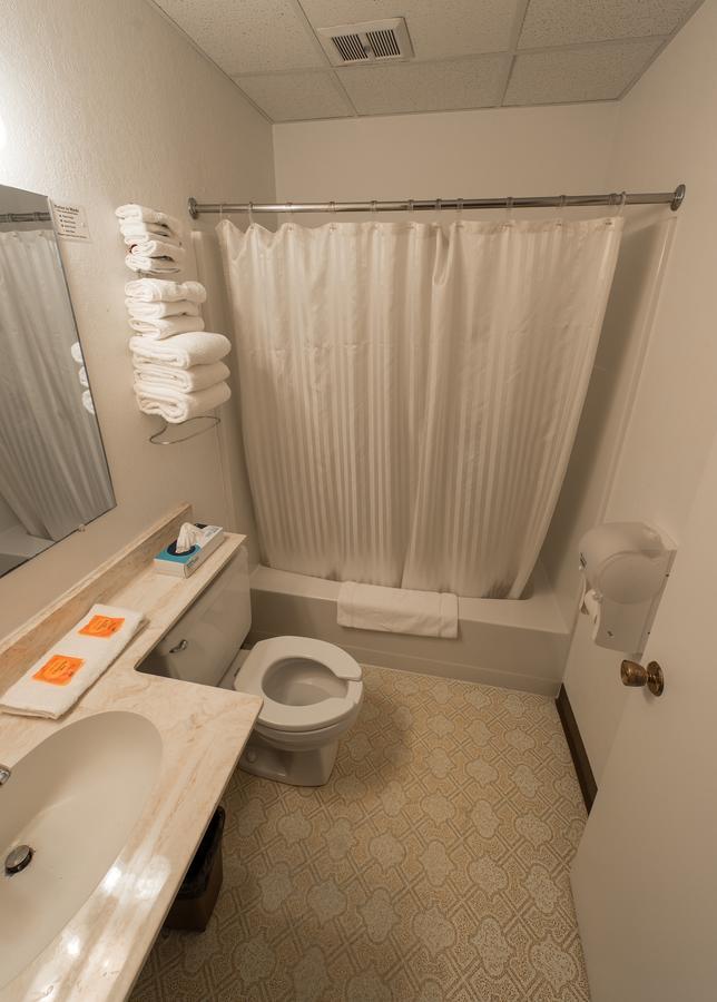 American Inn Express Murdo Bagian luar foto